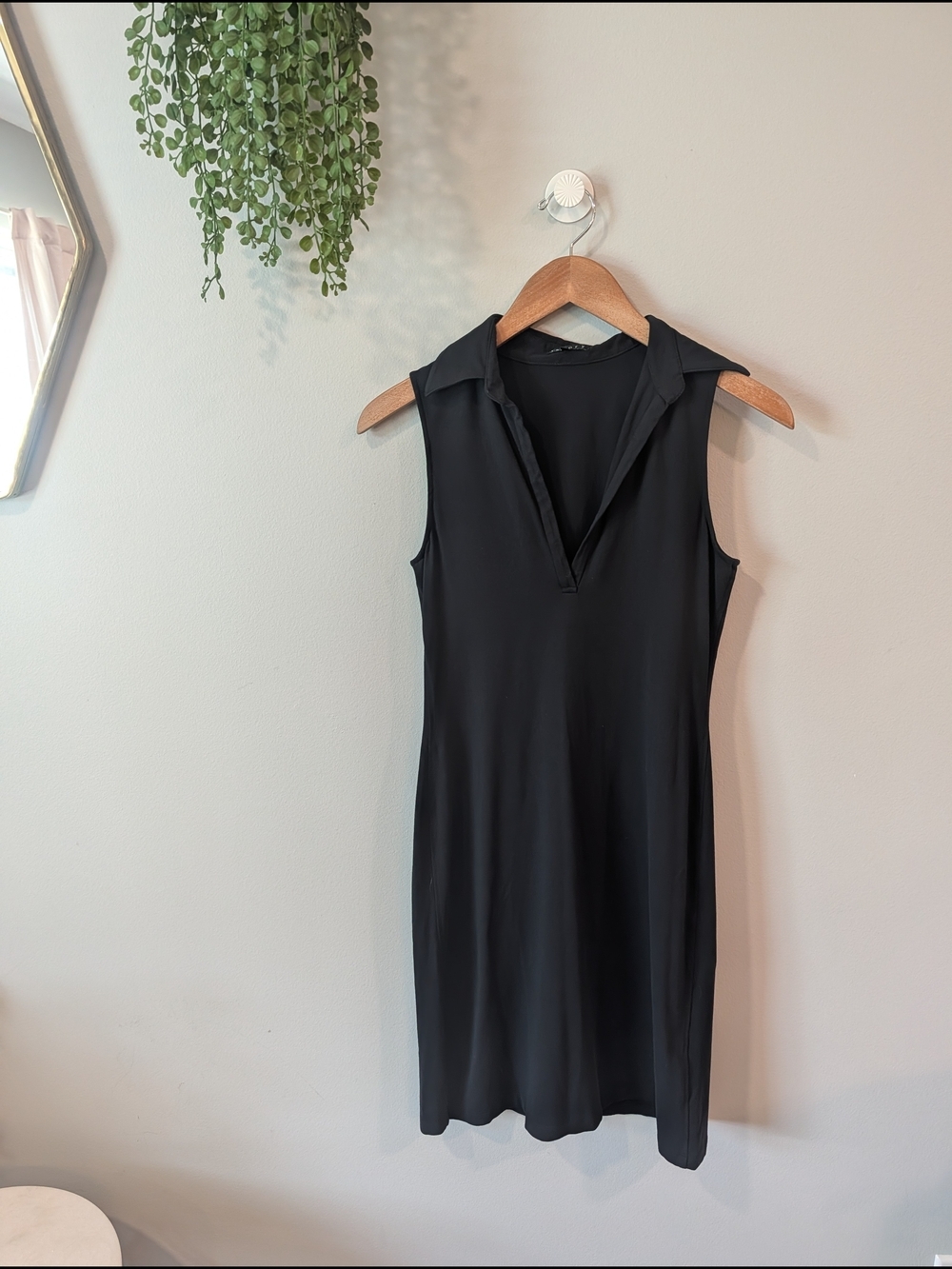 Theory Sleeveless Collared Black Dress Sz Small